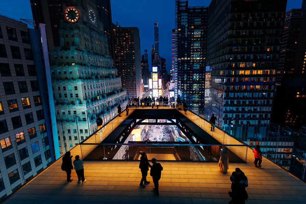 Picture of viewing deck overlooking Times Square